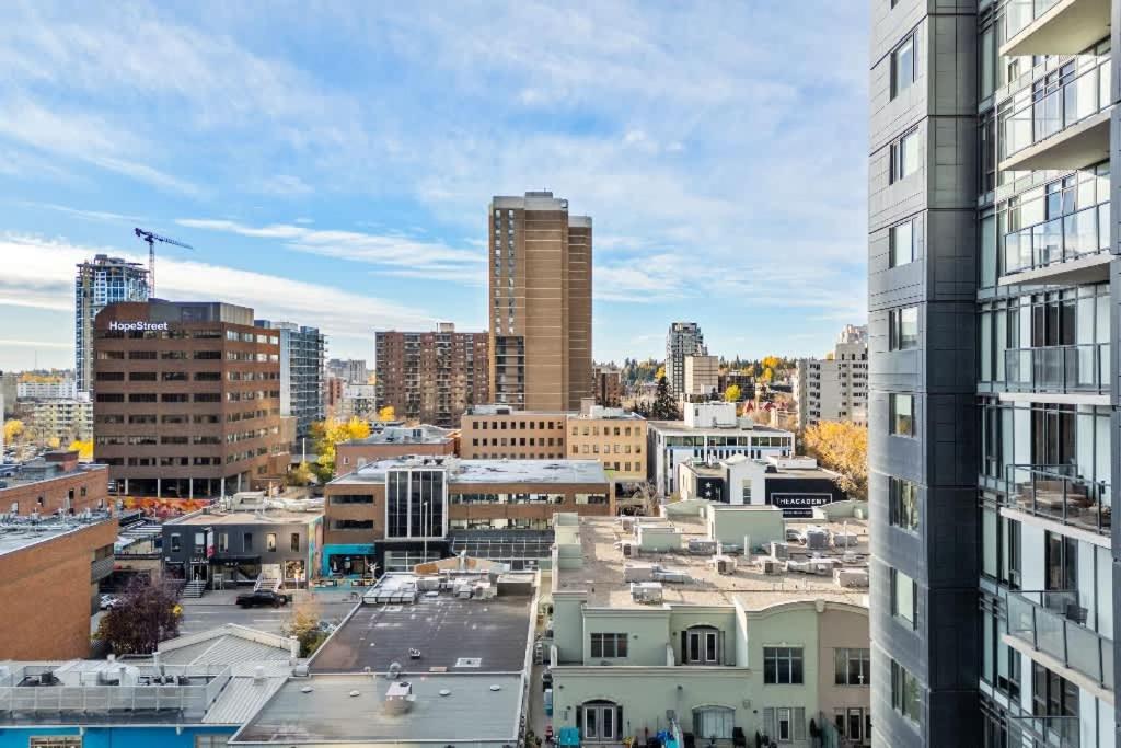 Miso 2 Bd - Skyline View Patio Gym Pool & Ac Holiday home *