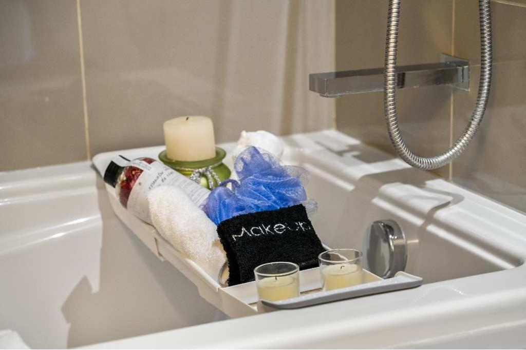 Holiday home Miso 2 Bd - Skyline View Patio Gym Pool & Ac Calgary